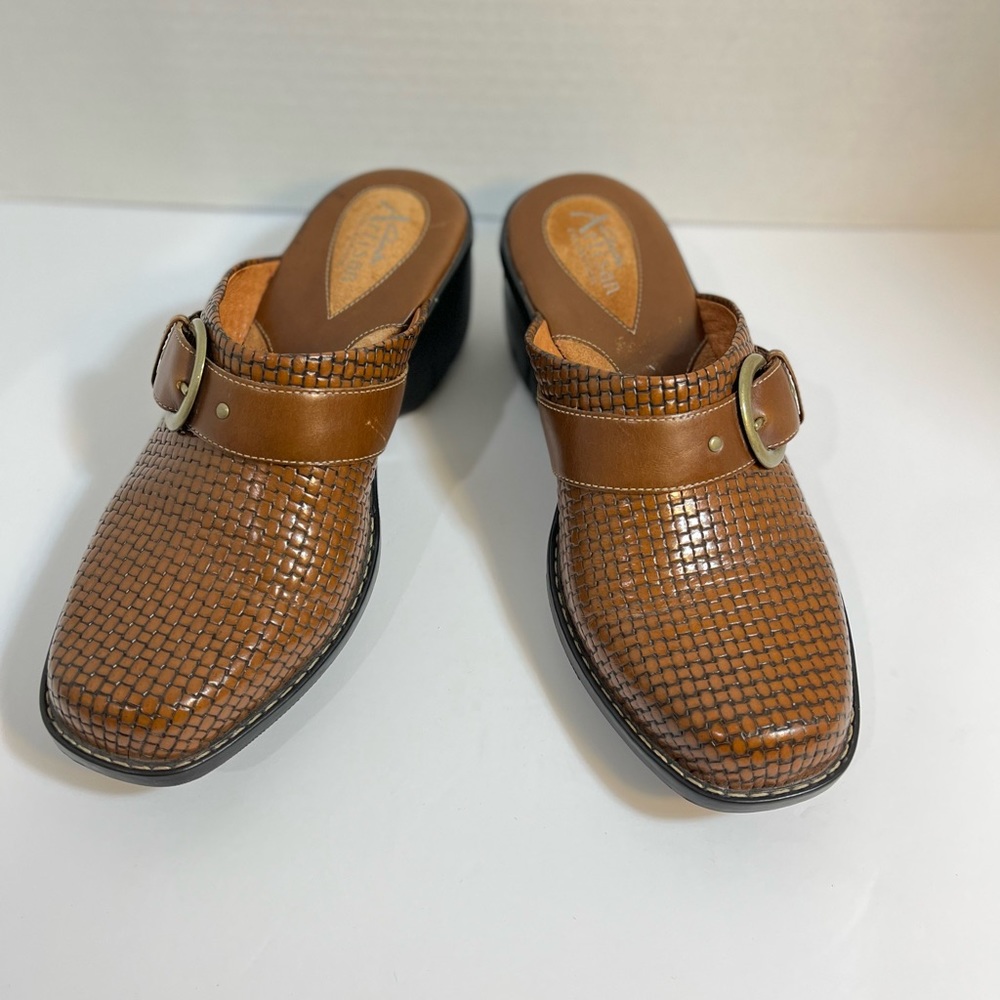 Clarks Artisan Collection Beige Leather Mule Slip-on Heel Shoe Women Size 8M - Picture 3 of 16